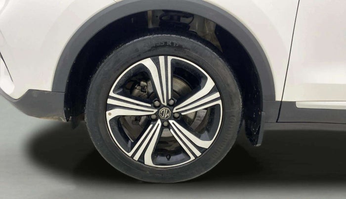 2023 MG ASTOR SAVVY 1.5 CVT, Petrol, Automatic, 25,112 km, Left Front Wheel