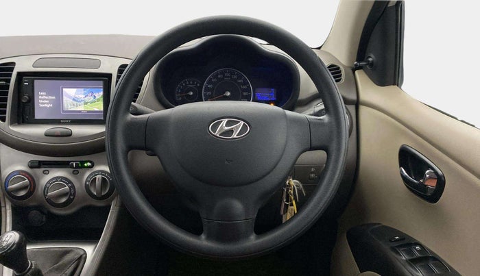2013 Hyundai i10 MAGNA 1.1, Petrol, Manual, 30,307 km, Steering Wheel Close Up