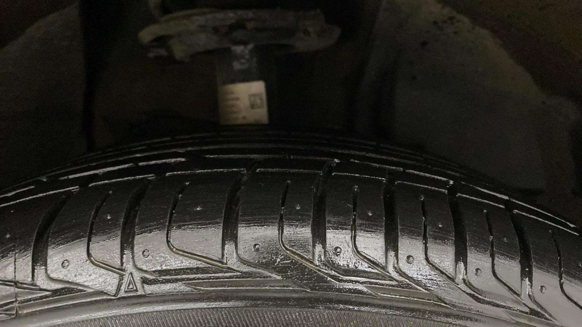 RHS-Front-Tyre-Tread-18