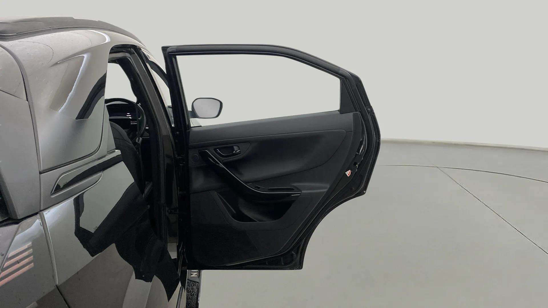 RHS-Rear-Door-Open-33