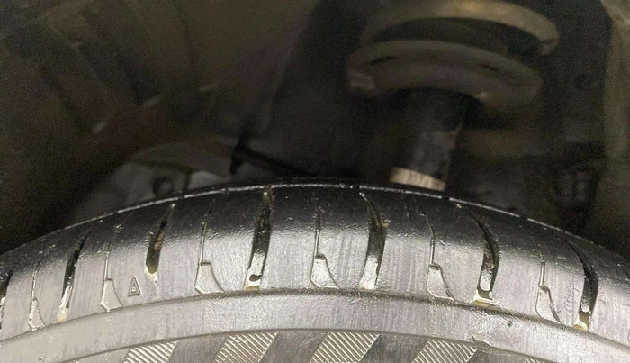 2016 Tata Zest XMS PETROL, Petrol, Manual, 80,972 km, Left Front Tyre Tread