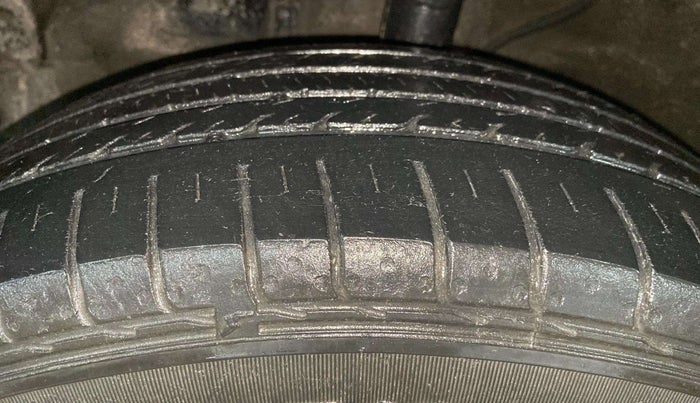 2017 Hyundai Creta E PLUS 1.6 PETROL, Petrol, Manual, 67,119 km, Left Front Tyre Tread