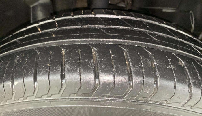 2022 Tata PUNCH ACCOMPLISHED MT, Petrol, Manual, 32,321 km, Right Front Tyre Tread