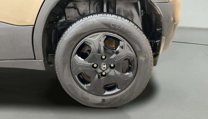 2022 Tata PUNCH ACCOMPLISHED MT, Petrol, Manual, 32,321 km, Left Rear Tyre Tread