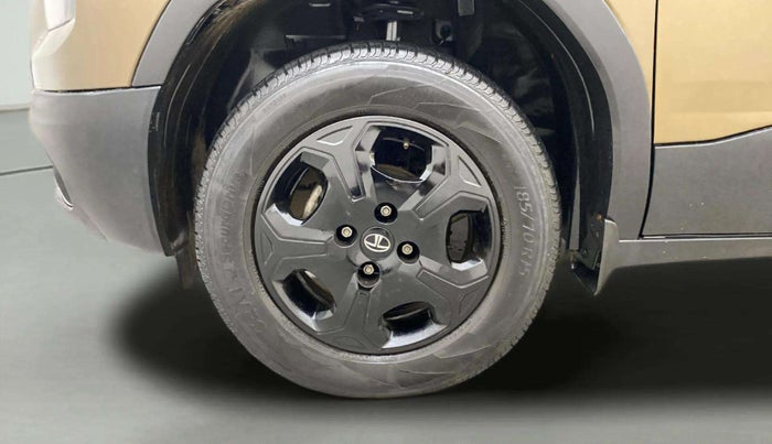 2022 Tata PUNCH ACCOMPLISHED MT, Petrol, Manual, 32,321 km, Left Front Wheel