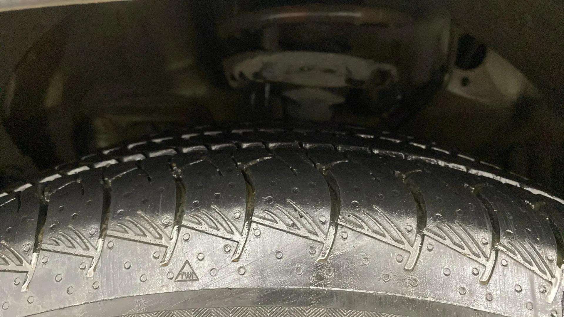 LHS-Front-Tyre-Tread-20