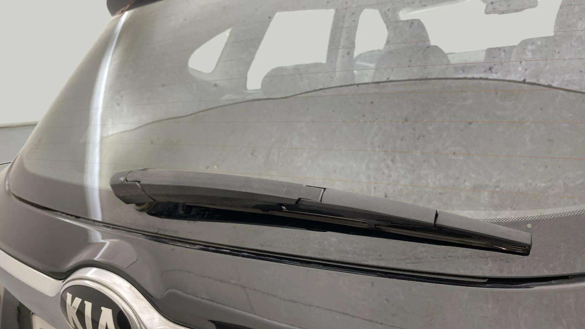 Rear-windshield-wiper-blade-24