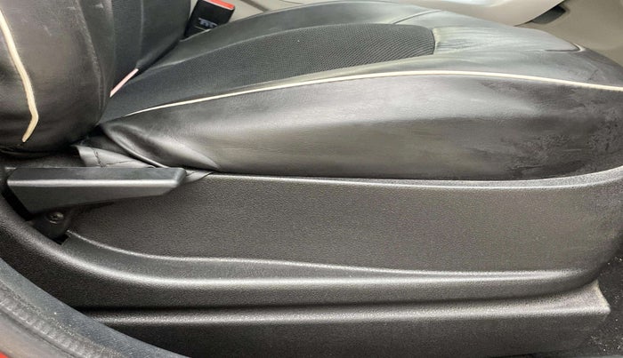 2018 Tata NEXON XM PETROL, Petrol, Manual, 53,112 km, Driver Side Adjustment Panel