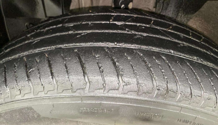 2021 Renault Kiger RXT MT, Petrol, Manual, 24,127 km, Left Front Tyre Tread