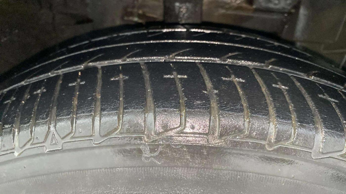 2014 Nissan Micra XV CVT, Petrol, Automatic, 34,494 km, Right Front Tyre Tread