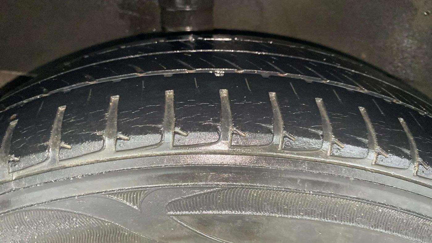 2014 Nissan Micra XV CVT, Petrol, Automatic, 34,494 km, Right Rear Tyre Tread