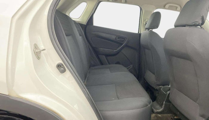 2021 Maruti Vitara Brezza LXI, Petrol, Manual, 1,03,097 km, Right Side Rear Door Cabin