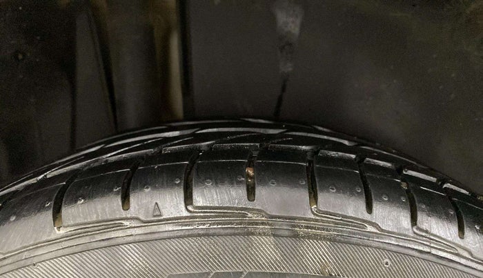 2021 Maruti Vitara Brezza LXI, Petrol, Manual, 1,03,097 km, Right Rear Tyre Tread