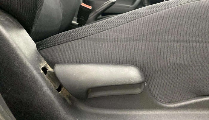 2021 Maruti Vitara Brezza LXI, Petrol, Manual, 1,03,097 km, Driver Side Adjustment Panel