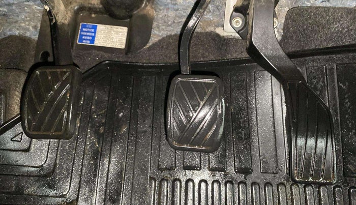 2021 Maruti Vitara Brezza LXI, Petrol, Manual, 1,03,097 km, Pedals