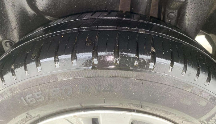 2013 Maruti Swift Dzire VXI, Petrol, Manual, 1,02,229 km, Left Rear Tyre Tread