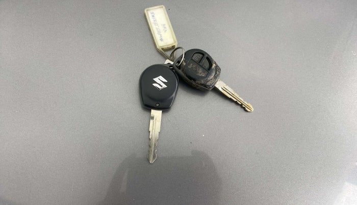 2013 Maruti Swift Dzire VXI, Petrol, Manual, 1,02,229 km, Key Close Up