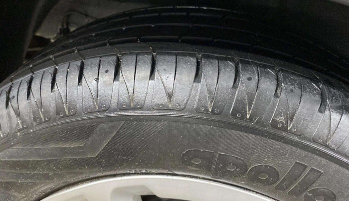 2021 KIA SONET HTX 1.0 IMT, Petrol, Manual, 38,131 km, Left Front Tyre Tread