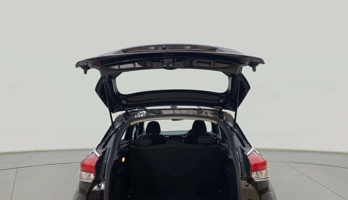 2021 Nissan Kicks XV 1.5, Petrol, Manual, 50,096 km, Boot Door Open