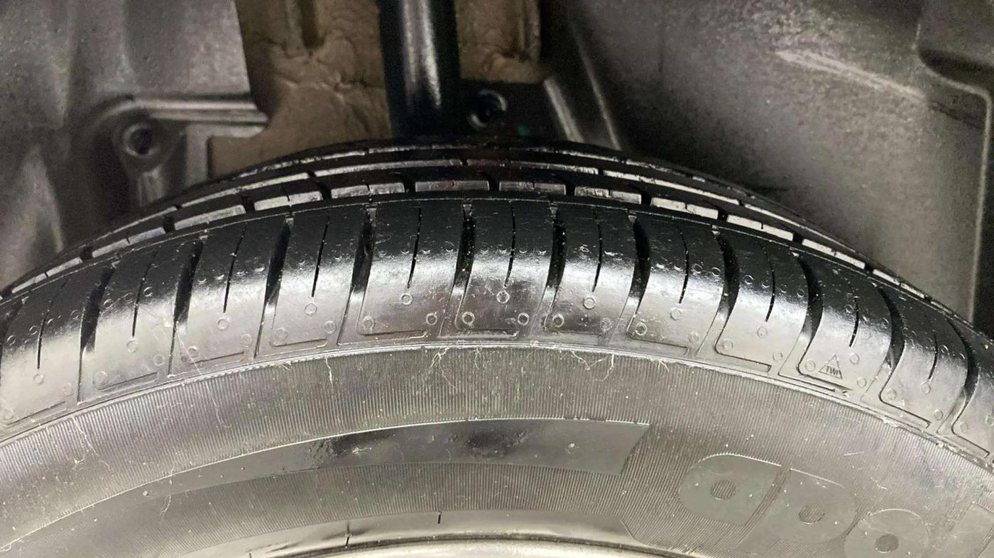 2021 Nissan Kicks XV 1.5, Petrol, Manual, 50,096 km, Right Rear Tyre Tread