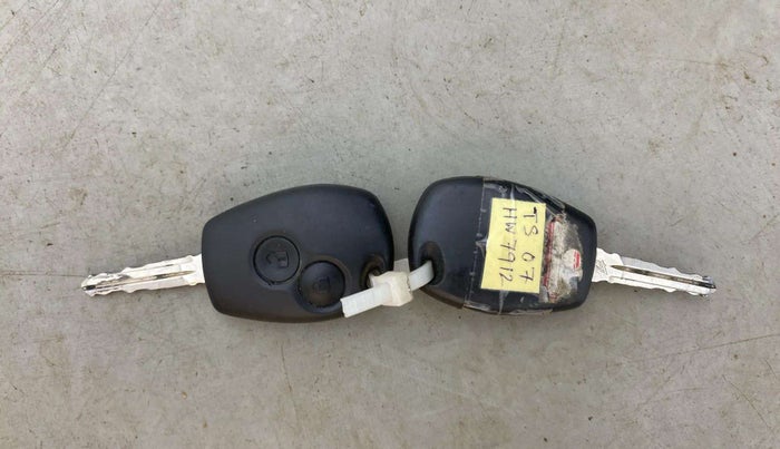 2021 Nissan Kicks XV 1.5, Petrol, Manual, 50,096 km, Key Close Up