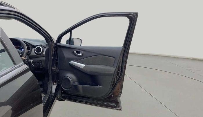 2021 Nissan Kicks XV 1.5, Petrol, Manual, 50,096 km, RHS Front Door