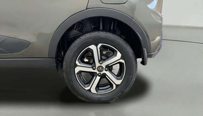 2022 Tata NEXON XZ PLUS (PREMIUM) PETROL DUAL TONE, Petrol, Manual, 49,837 km, Left Rear Wheel