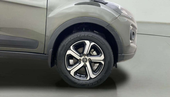 2022 Tata NEXON XZ PLUS (PREMIUM) PETROL DUAL TONE, Petrol, Manual, 49,837 km, Right Front Wheel