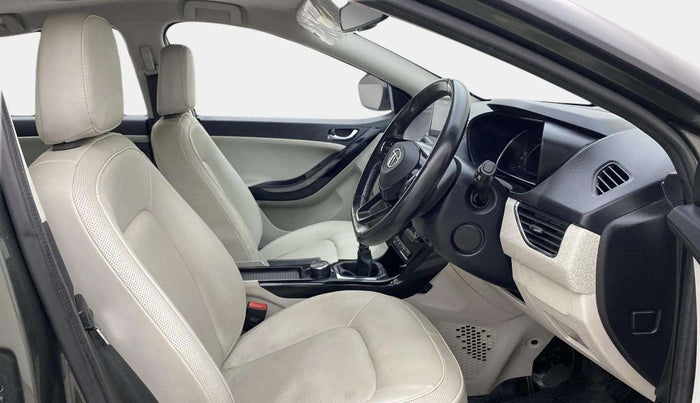 2022 Tata NEXON XZ PLUS (PREMIUM) PETROL DUAL TONE, Petrol, Manual, 49,837 km, Right Side Front Door Cabin