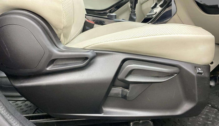 2022 Tata NEXON XZ PLUS (PREMIUM) PETROL DUAL TONE, Petrol, Manual, 49,837 km, Driver Side Adjustment Panel