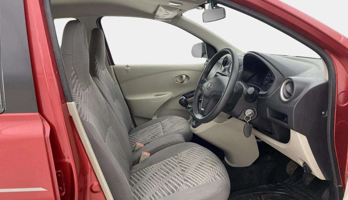 2017 Datsun Go T, Petrol, Manual, 28,153 km, Right Side Front Door Cabin