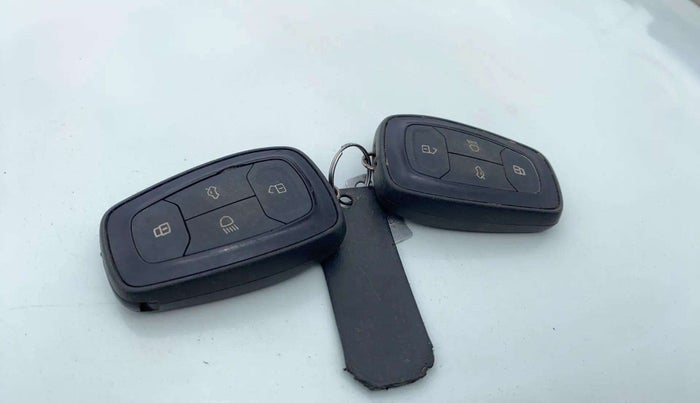 2022 Tata NEXON XZ PLUS PETROL, Petrol, Manual, 39,388 km, Key Close Up