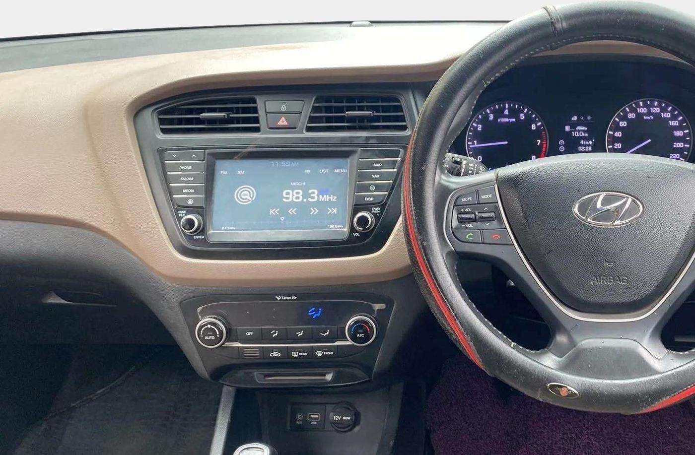 2017 Hyundai Elite i20 ASTA 1.2 (O), Petrol, Manual, 33,199 km, Air Conditioner