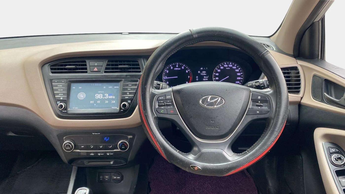 2017 Hyundai Elite i20 ASTA 1.2 (O), Petrol, Manual, 33,199 km, Steering Wheel Close Up