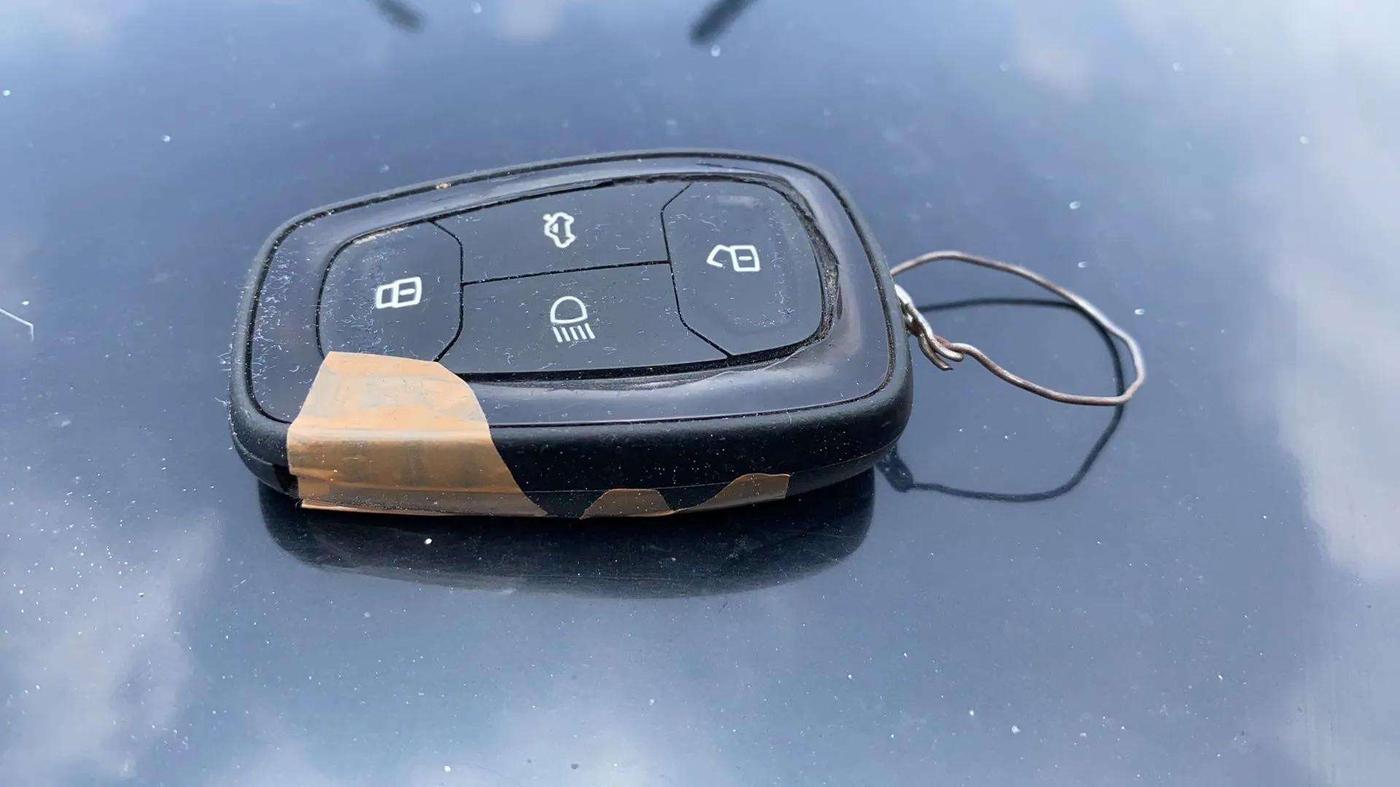 2022 Tata PUNCH CREATIVE 1.2 AMT KAZIRANGA EDITION , Petrol, Automatic, 15,171 km, Key Close Up