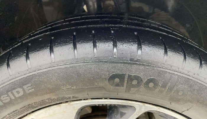 2021 Maruti Baleno ZETA PETROL 1.2, Petrol, Manual, 92,543 km, Right Front Tyre Tread