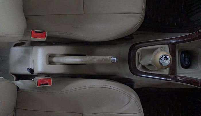 2016 Maruti Swift Dzire VXI, Petrol, Manual, 1,00,294 km, Gear Lever