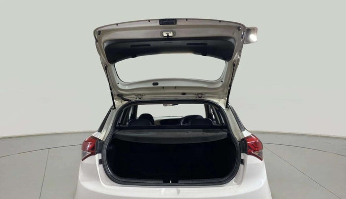 2015 Hyundai Elite i20 MAGNA 1.2, Petrol, Manual, 90,649 km, Boot Inside