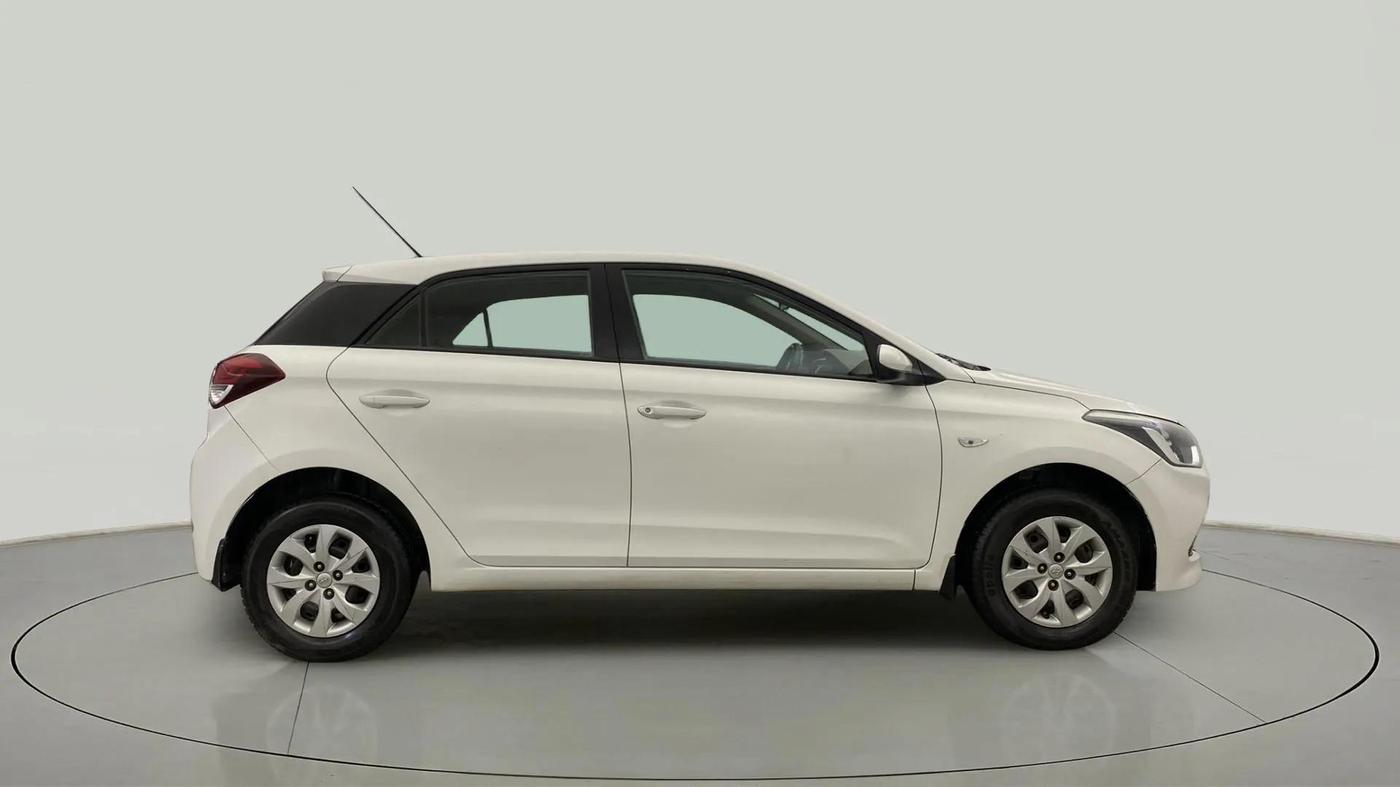2015 Hyundai Elite i20 MAGNA 1.2, Petrol, Manual, 90,649 km, Right Side View