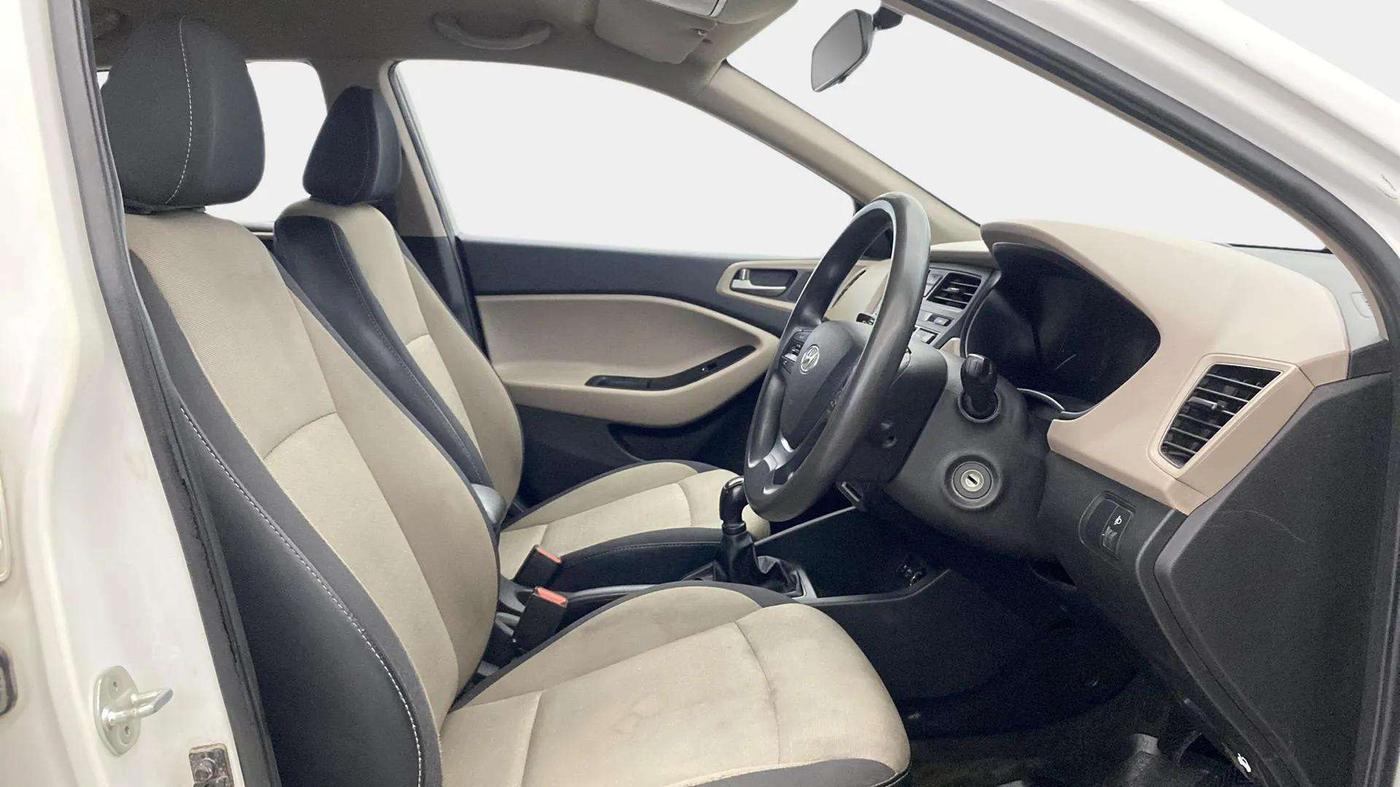 2015 Hyundai Elite i20 MAGNA 1.2, Petrol, Manual, 90,649 km, Right Side Front Door Cabin