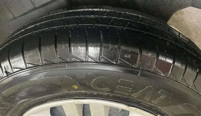 2019 Maruti Dzire VXI AMT, Petrol, Automatic, 72,422 km, Right Rear Tyre Tread