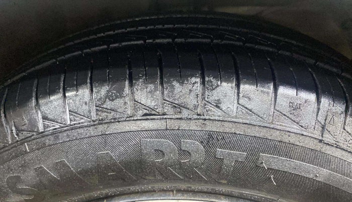2019 Maruti Dzire VXI AMT, Petrol, Automatic, 72,422 km, Right Front Tyre Tread