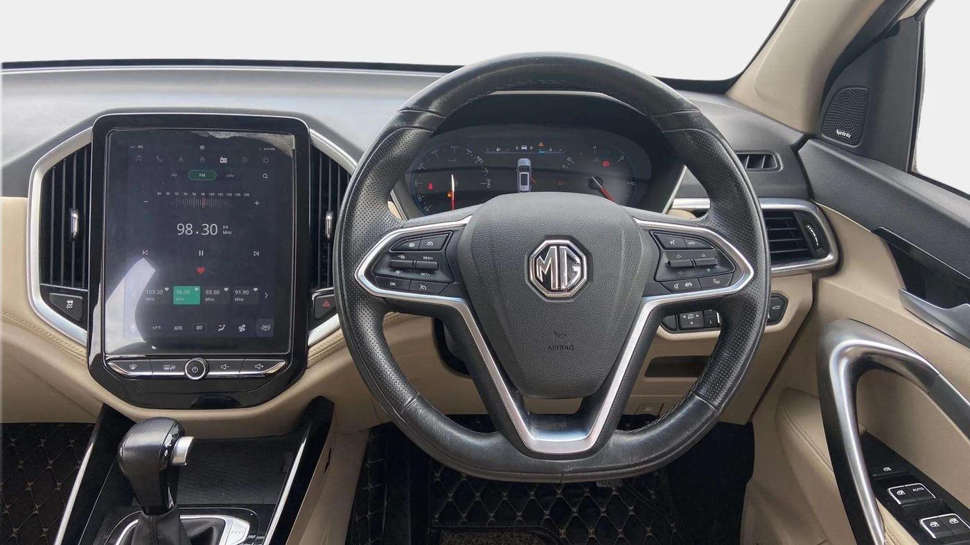 2022 MG HECTOR SHARP 1.5 CVT PETROL DUAL TONE, Petrol, Automatic, 31,172 km, Steering Wheel Close Up