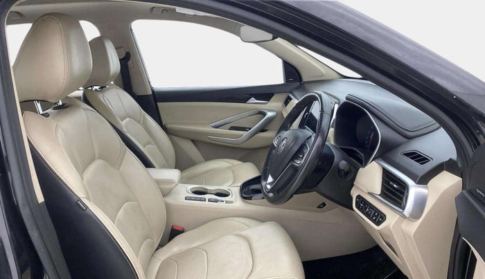 2021 MG HECTOR SHARP 1.5 PETROL CVT, Petrol, Automatic, 48,869 km, Right Side Front Door Cabin