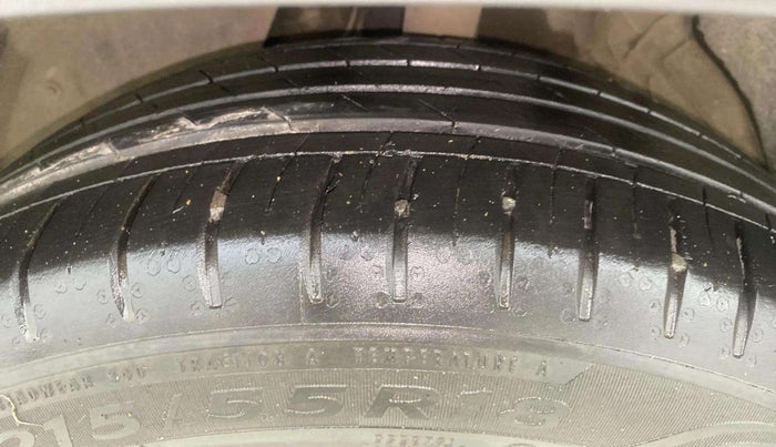 2021 MG HECTOR SHARP 1.5 PETROL CVT, Petrol, Automatic, 48,869 km, Left Front Tyre Tread