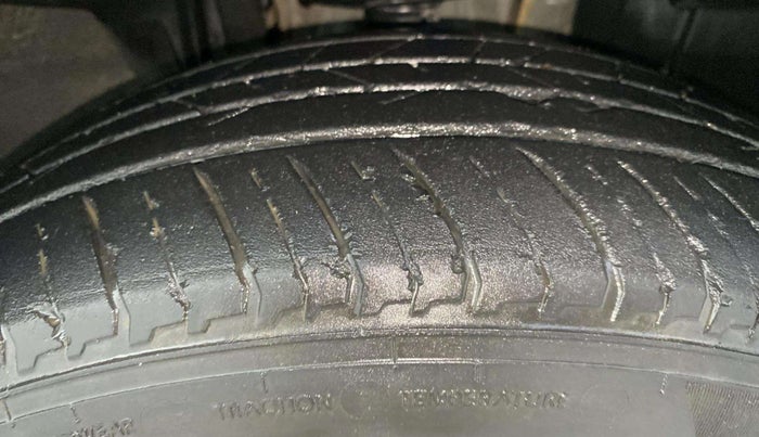 2023 Nissan MAGNITE XV TURBO CVT, Petrol, Automatic, 32,228 km, Right Front Tyre Tread