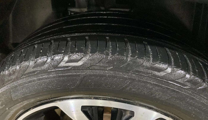 2020 Jeep Compass LIMITED PLUS PETROL AT, Petrol, Automatic, 65,674 km, Left Front Tyre Tread