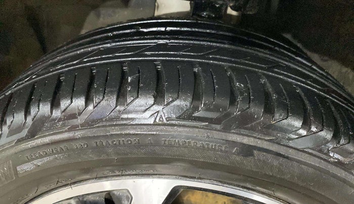 2020 Jeep Compass LIMITED PLUS PETROL AT, Petrol, Automatic, 65,674 km, Left Rear Tyre Tread