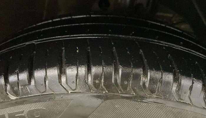 2018 Maruti Dzire ZXI PLUS AMT, Petrol, Automatic, 25,555 km, Right Front Tyre Tread