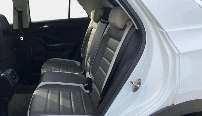 2019 Volkswagen T-ROC 1.5 TSI AT, Petrol, Automatic, 77,524 km, Right Side Rear Door Cabin
